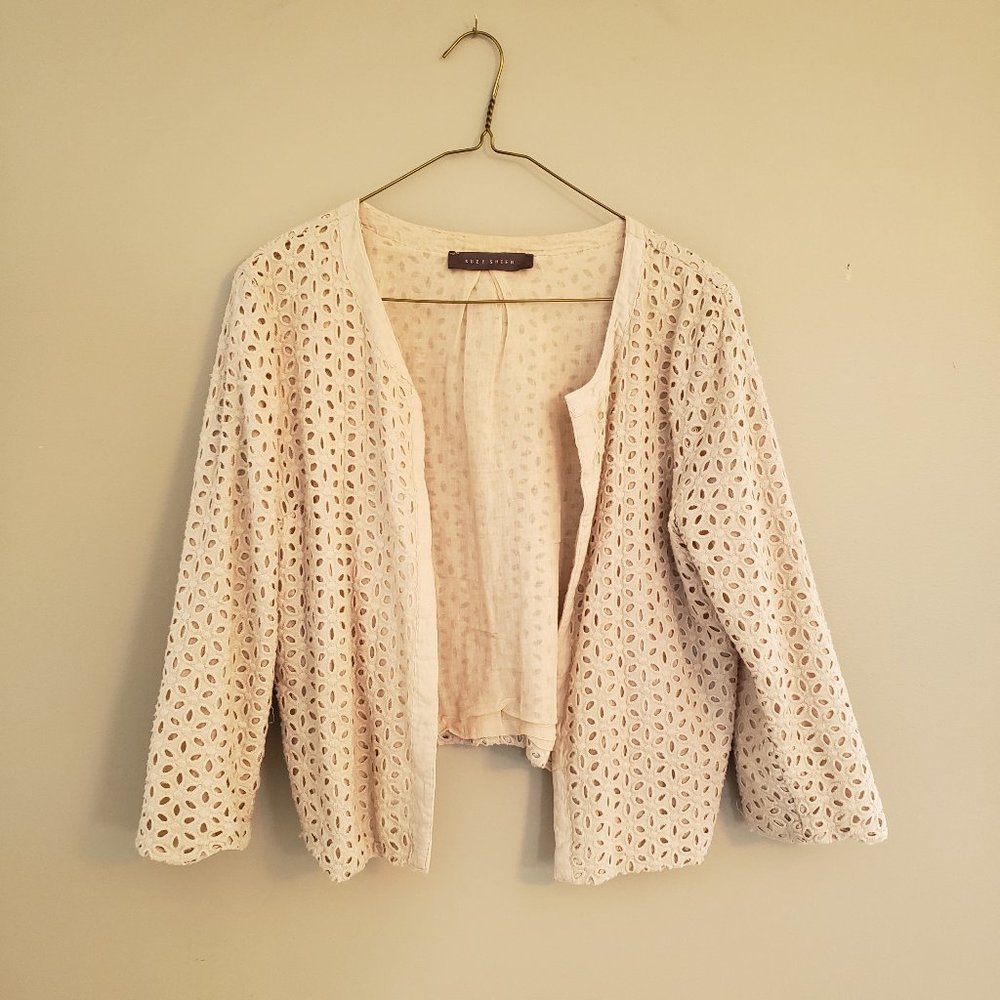 Neutral spring cut out light jacket